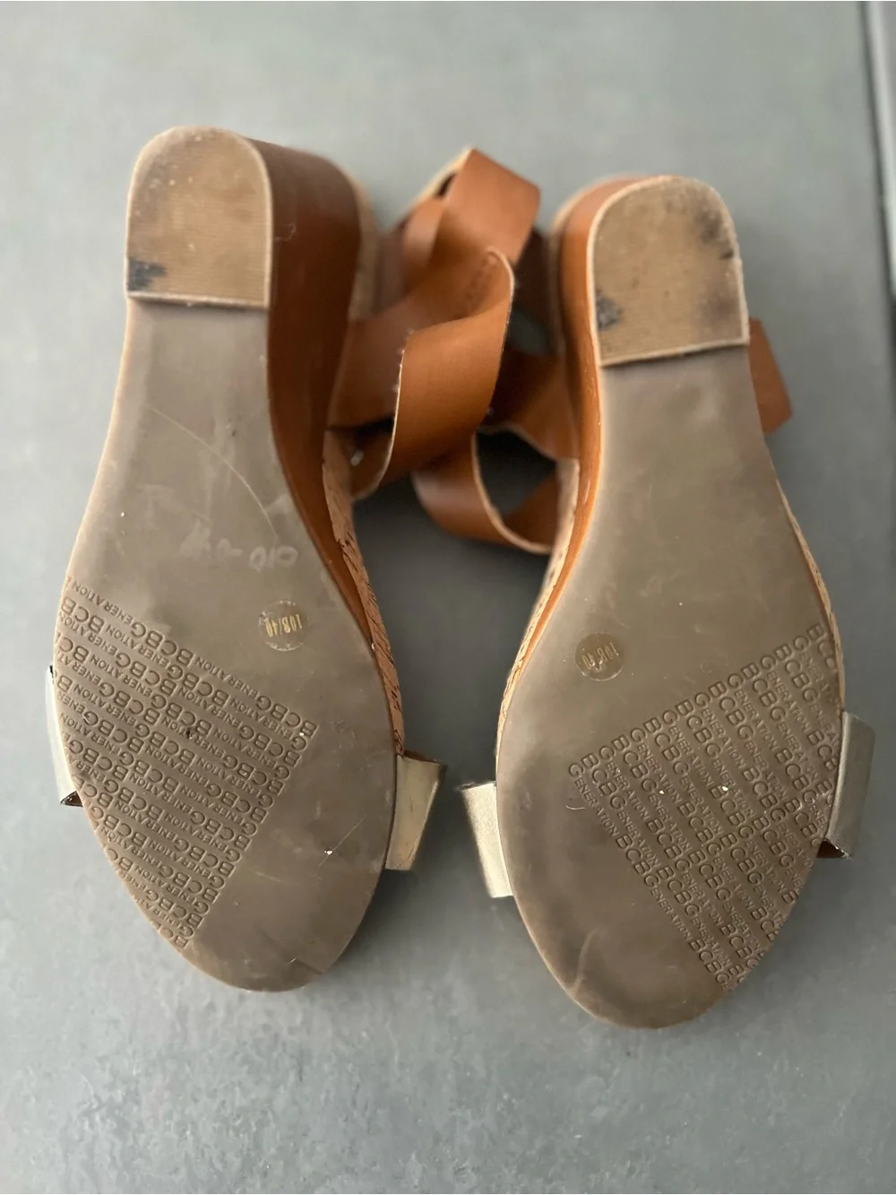 BCBGeneration‎ Brown Cork Wedge Sandals Metallic Strap Casual Resort Size 10
